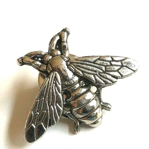Bee Pin Tie Tac Hat Lapel Brooch Silver Tone Insect Bea Bumble Scatter Pins - Picture 1 of 10